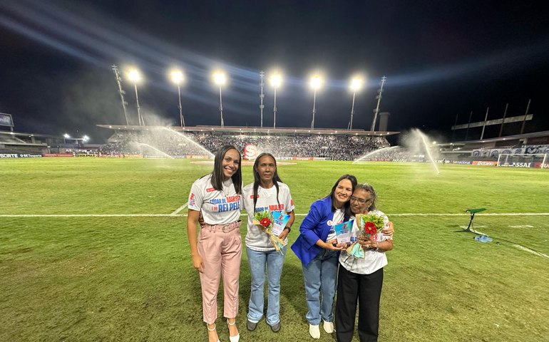 Projeto 'Lugar de Mulher é no Rei Pelé' celebra pioneiras do futebol alagoano