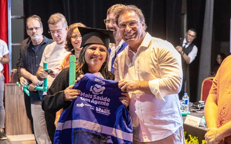 Prefeito Luciano Barbosa participa da formatura de mais de mil agentes de saúde