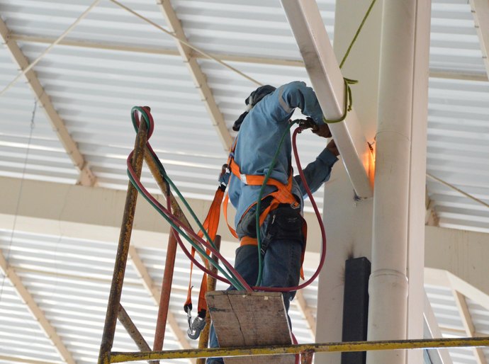 Cerest Estadual orienta trabalhadores sobre medidas para evitar acidentes ocupacionais