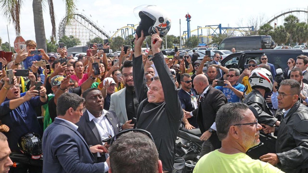 Em mais uma motociata, agora em Orlando, Bolsonaro fala da aproximação com Biden