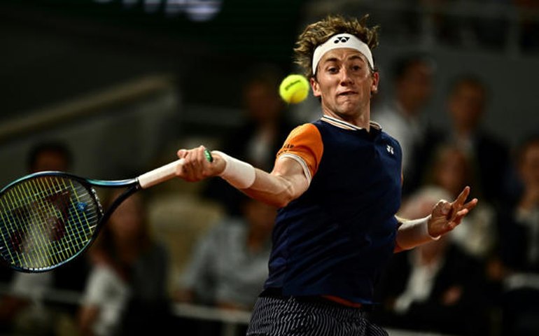 Ruud derrota Rune e vai enfrentar Zverev nas semifinais de Roland Garros
