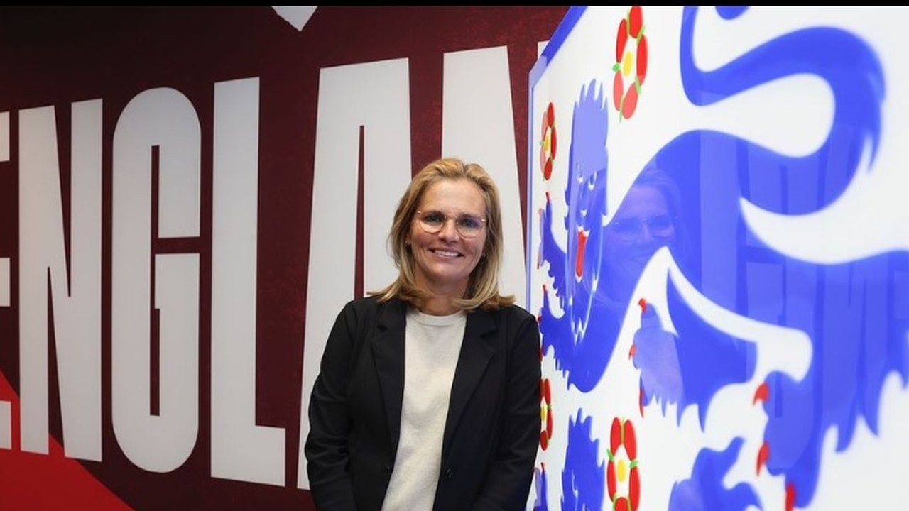 Eleita melhor treinadora do mundo, Sarina Wiegman renova com seleção inglesa até 2027