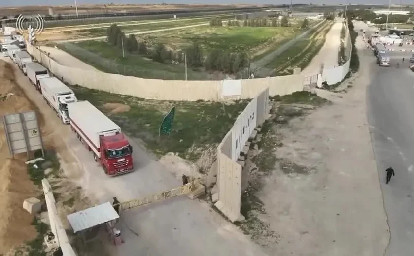 Israel autoriza entrada de comboio humanitário na Faixa de Gaza por passagem de Kerem Shalom