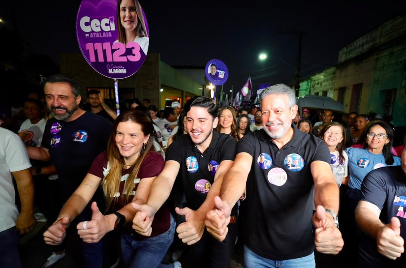 Ceci faz grande caminhada em Atalaia ao lado de Arthur Lira, Alvinho e lideranças políticas