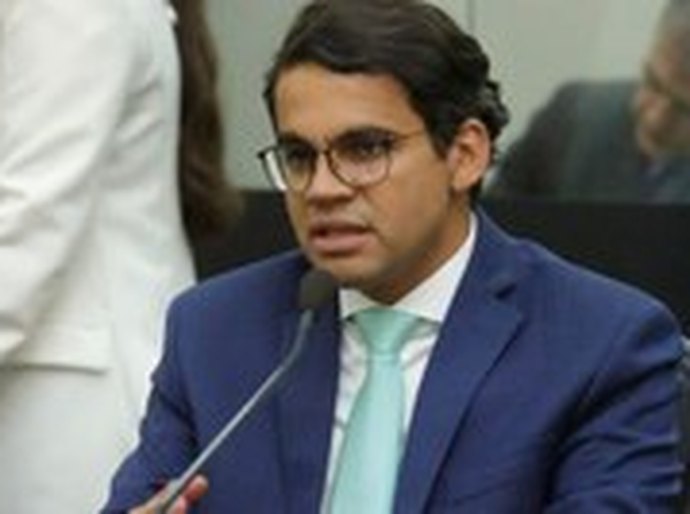 Gilvan Barros Filho solicita nova via de acesso para desafogar trânsito em Arapiraca