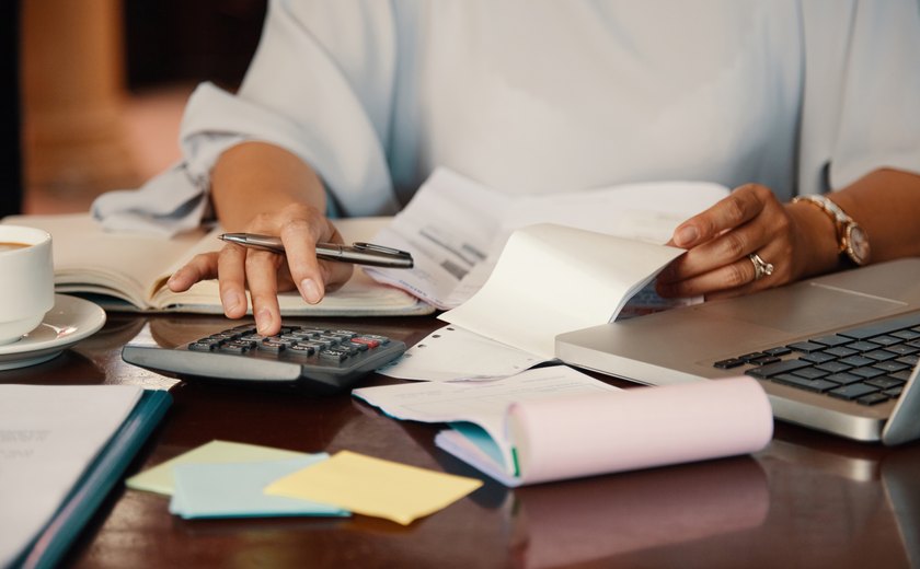 Advogado ensina dicas para não cair na malha fina