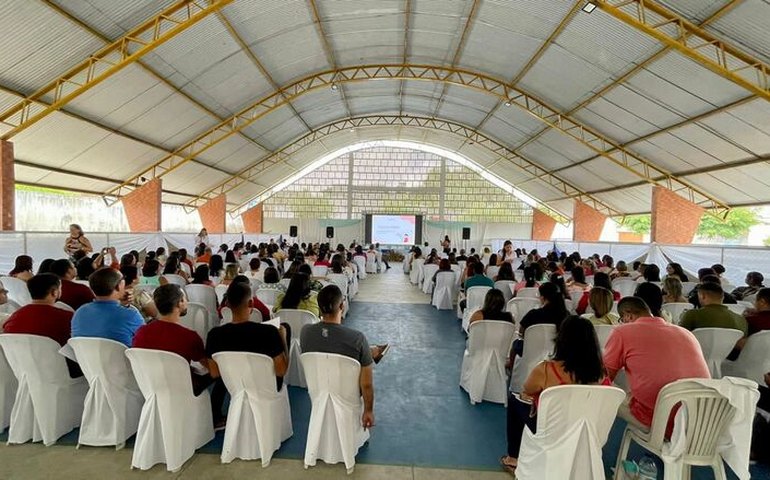 Volta às aulas: Educação de Anadia promove encontro formativo