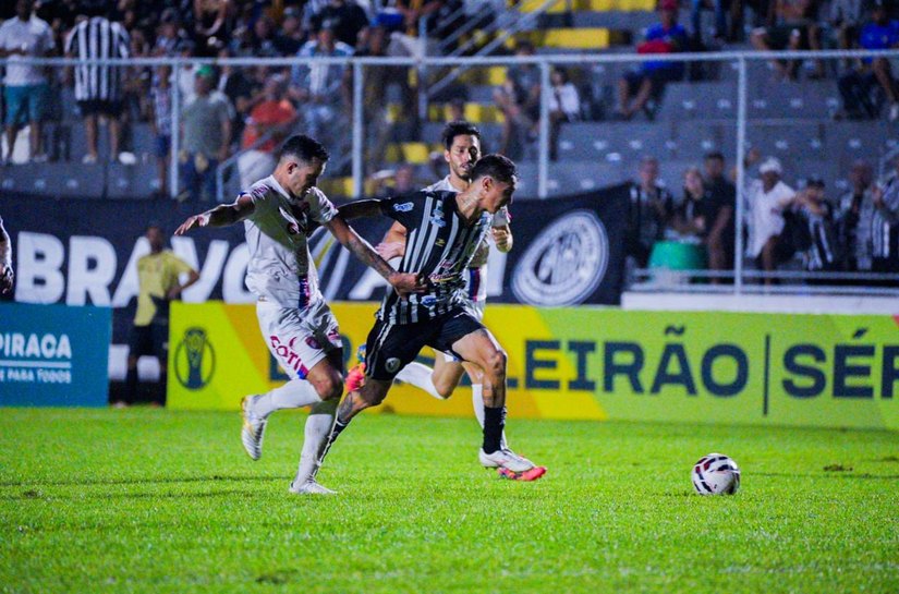 Marcelo Toscano faz hat-trick e ASA goleia o Barcelona de Ilhéus pela Série D