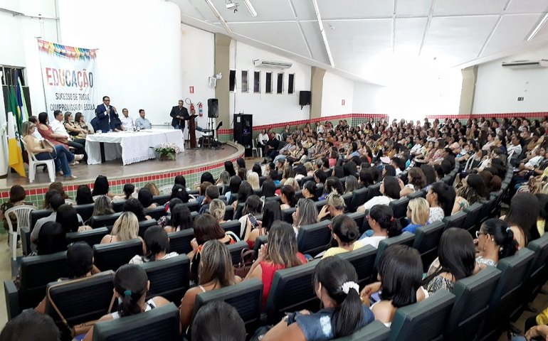 Prefeito anuncia Concurso na Educação em Palmeira