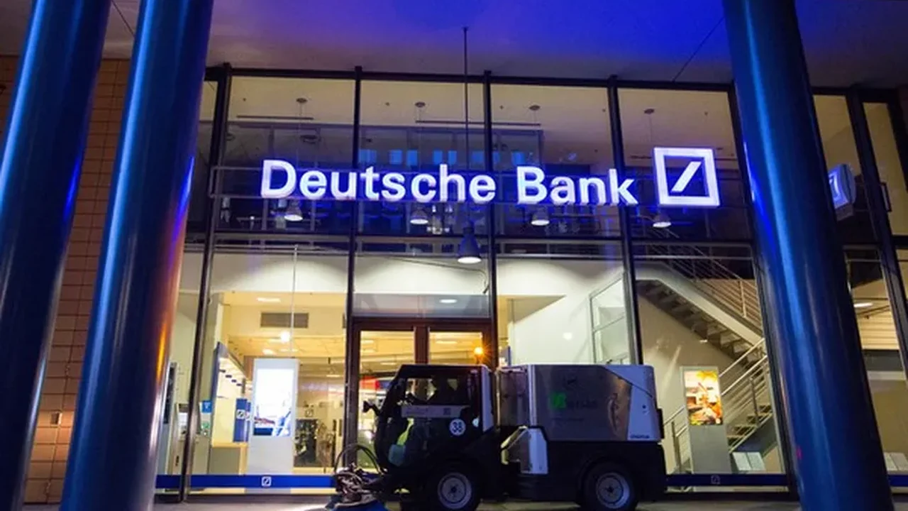 Deutsche Bank supera projeções no 3º tri e diz estar no rumo das metas para 2026