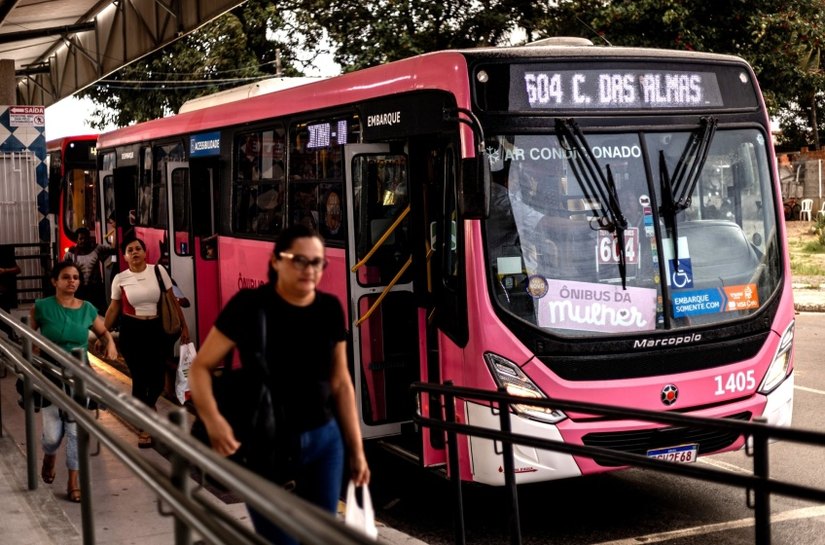 Ônibus da Mulher registra 90 mil embarques em três meses