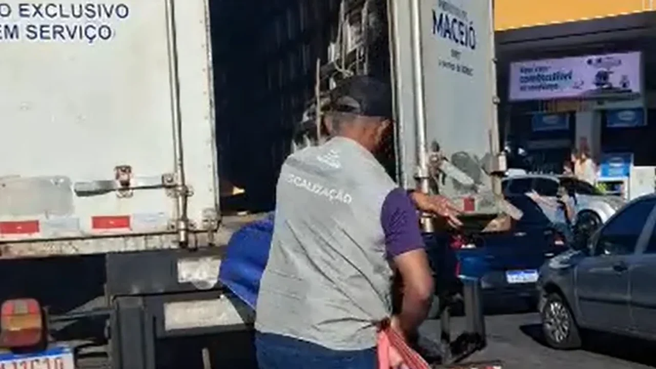 Fiscais da Prefeitura de Maceió são flagrados em ação contra Renan Filho