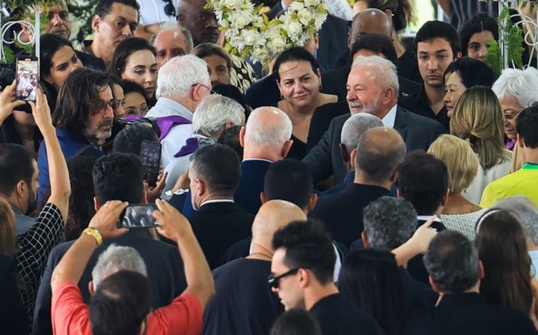 Presidente Lula se despede do eterno rei do futebol Pelé