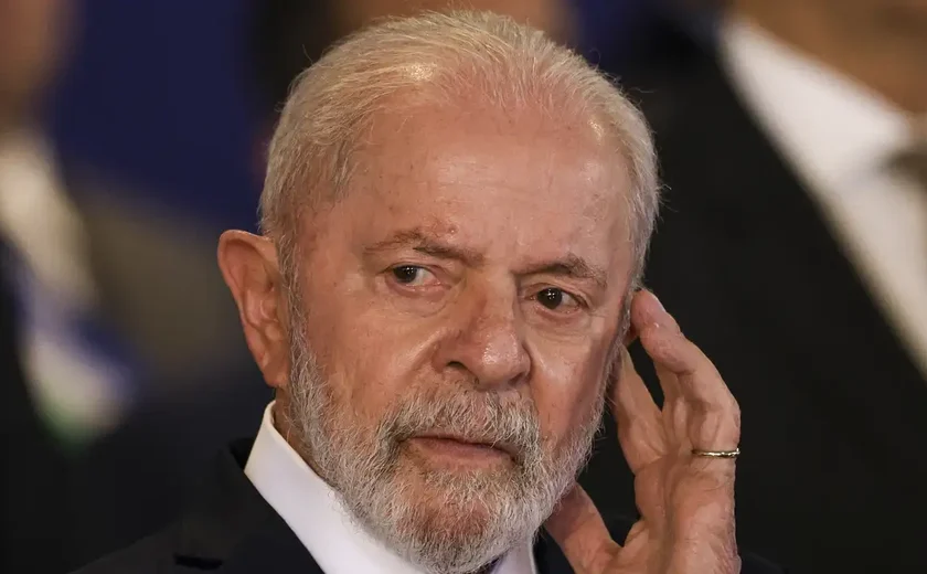 'Se tiver uma pessoa no governo que não está atendendo, a gestão troca', afirma Lula