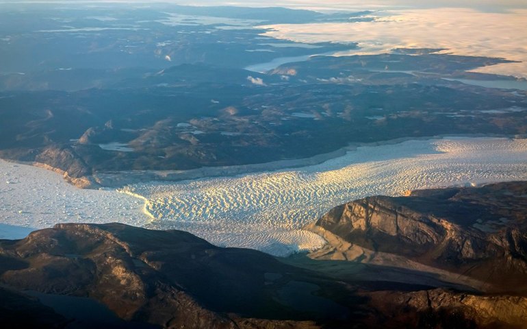 Após Venezuela, Trump ameaça tomar Groenlândia e atacar Colômbia