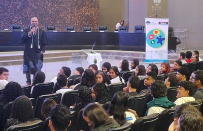 Palestra sobre racismo reúne 250 estudantes no Pleno do TJAL