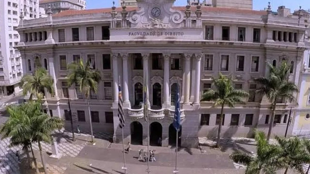 Faculdade de Direito da USP convida entidades para ato em defesa da democracia