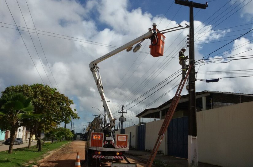 Ações Prefeitura de Maceió levam iluminação a diversas regiões da capital