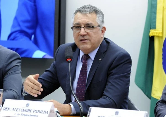 Articulador de Lula tenta abafar elo de ministra do Turismo com miliciano