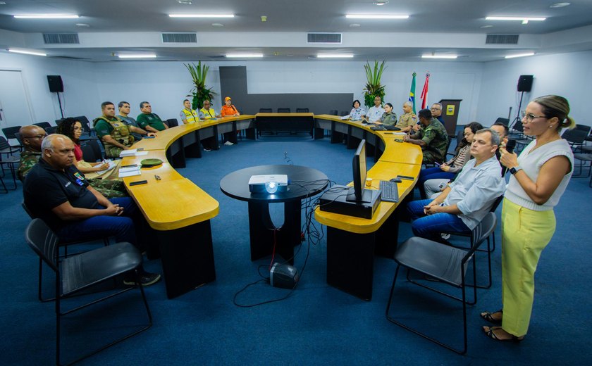 Governo de Alagoas realiza reunião para discutir organização do Desfile de 7 de setembro