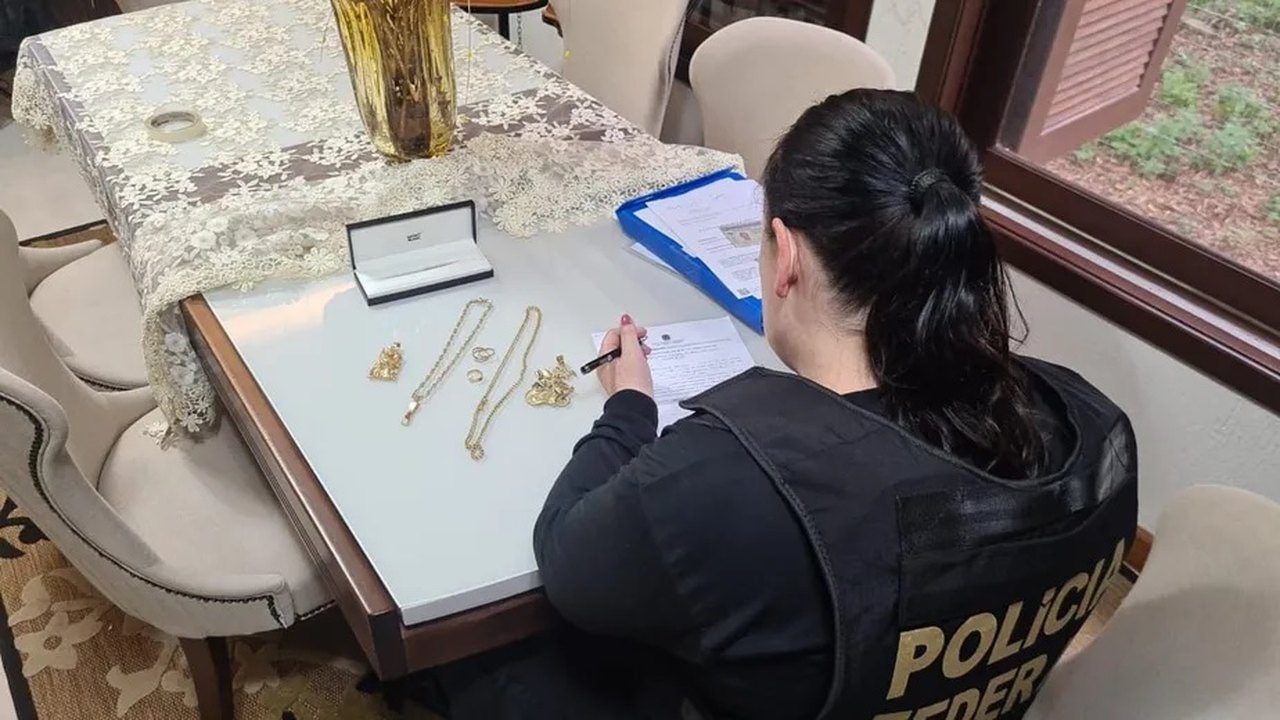 Pirâmide financeira: La Casa de Papel apreende carros, joias, gado e criptoativos