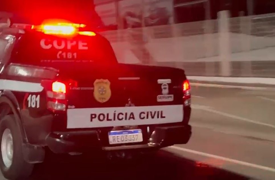 Homem tem casa invadida por engano durante operação contra venda ilegal de armas em Sergipe