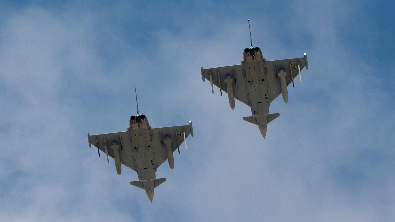 Mídia: OTAN deve dispersar aviões por toda a Europa ante vulnerabilidade ao sistema russo Oreshnik