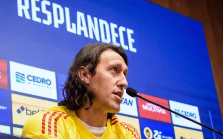 Cássio passará por cirurgia no joelho após lesão contra o Flamengo e desfalca o Cruzeiro