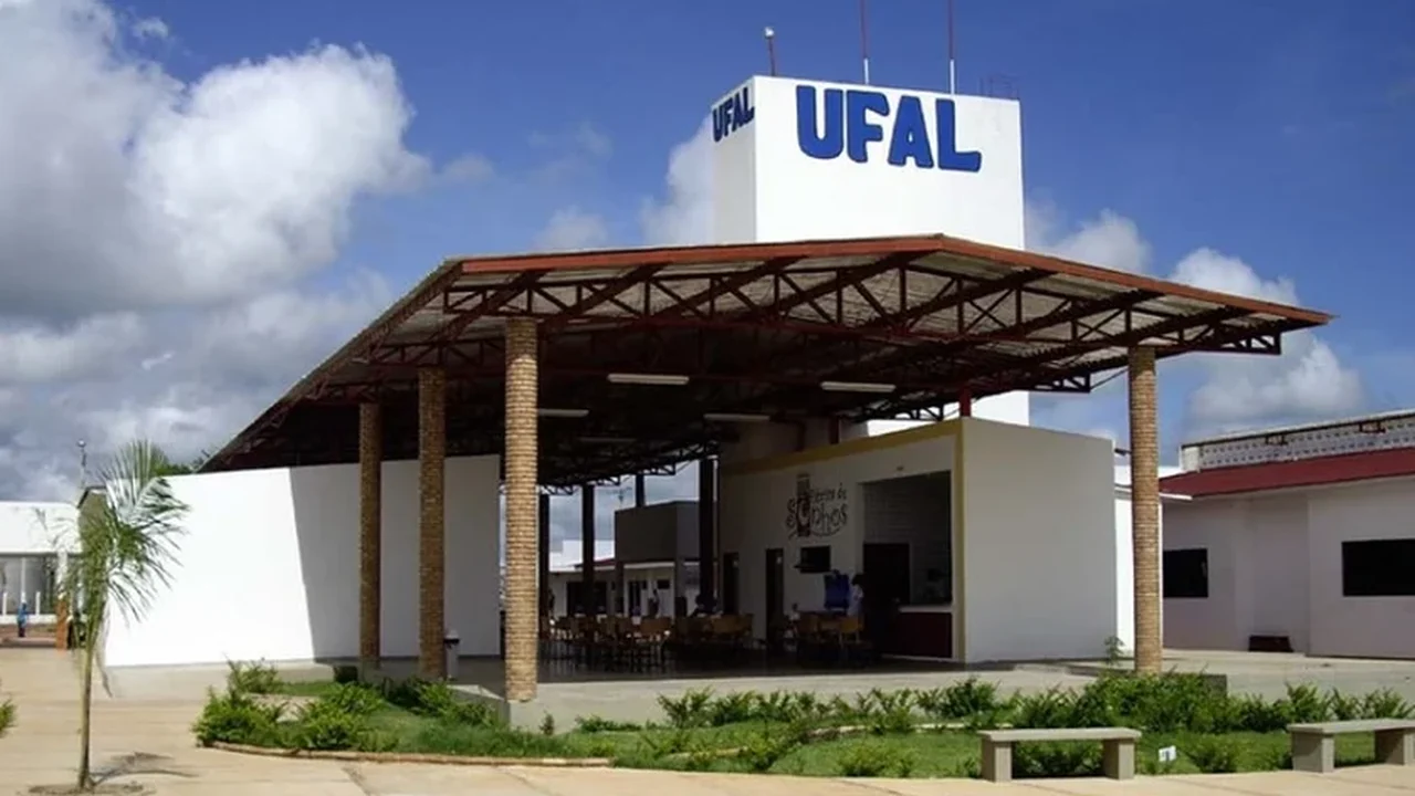 Ufal abre edital simplificado para contratar técnicos em Libras