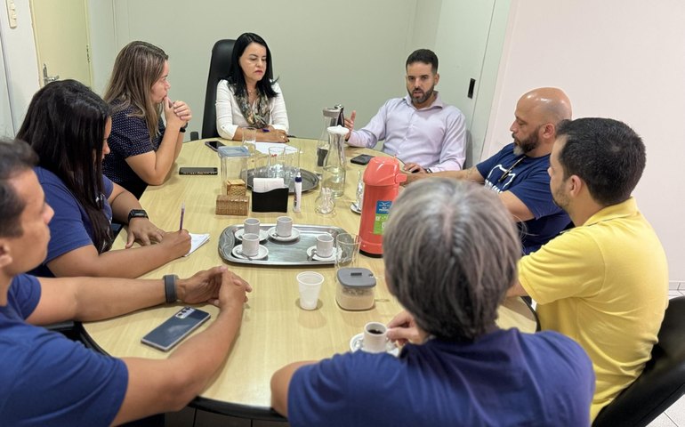  Direção da Polícia Científica recebe comissão do cadastro de reserva 