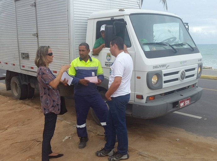 Prefeitura de Maceió inicia coleta seletiva em barracas da orla