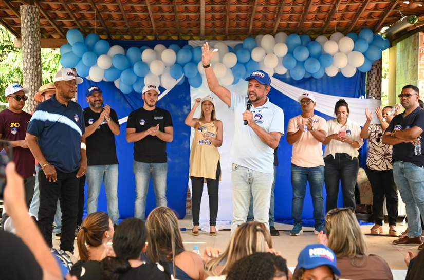 Santa Luzia do Norte demonstra apoio a Neno da Laje durante grande adesivaço