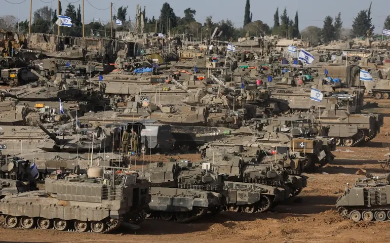 Hezbollah lança novo ataque contra Israel após morte de um de seus comandantes