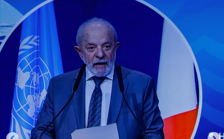 No último compromisso oficial na França, Lula assina acordo de cooperação com a Interpol