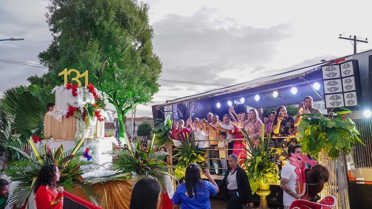 Desfile Cívico Estudantil marca as comemorações dos 131 anos de Traipu