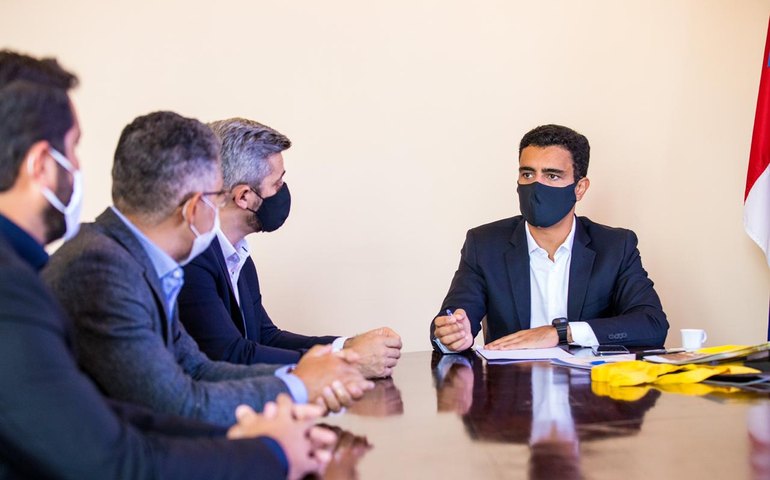 JHC debate projetos para Maceió em reunião com Banco do Brasil