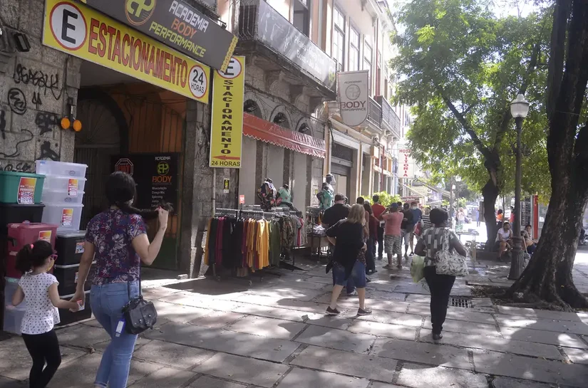 Vendas no comércio varejista fecham 2025 com alta de 1,6%