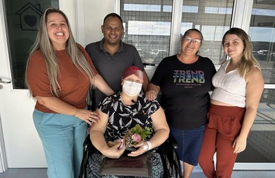 Pacientes celebram o fim da quimioterapia no Centro de Oncologia do Hospital Metropolitano