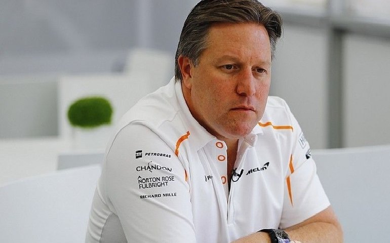 Zak Brown aposta em evolução da McLaren com Norris e Piastri na F-1 em 2023