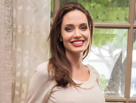 Angelina Jolie diz estar sem se relacionar desde separação de Brad Pitt