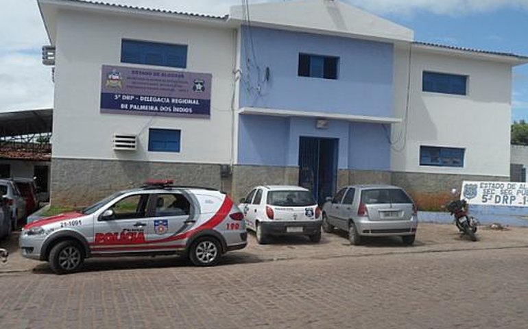 Marido mata mulher, coloca corpo em porta-malas e leva até delegacia