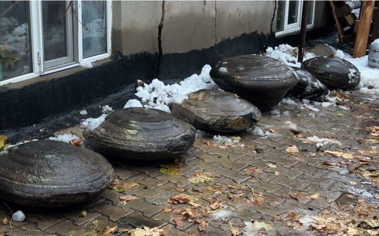 Seis pedras redondas encontradas na Turquia aguardam análise para revelar origem