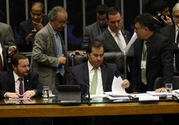 Câmara inicia votação de reforma retirando percentual de fundo público eleitoral