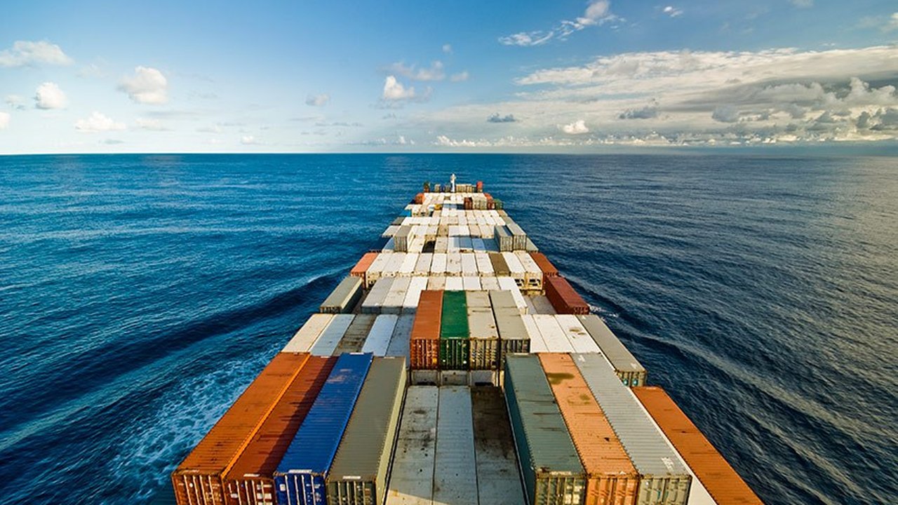 Conflitos podem diminuir em 20% a capacidade de transporte entre Ásia e Europa, diz Maersk