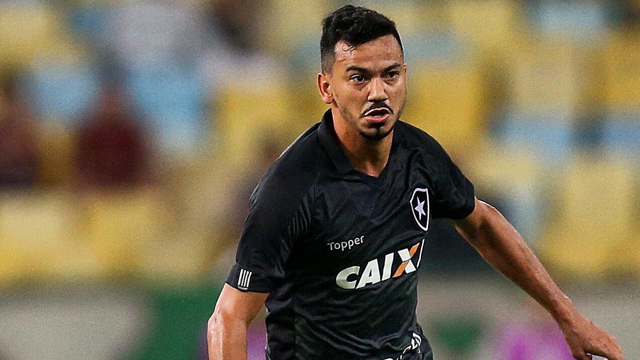 Ex-jogador de Botafogo e Internacional busca 'vida nova' agora no Operário-PR