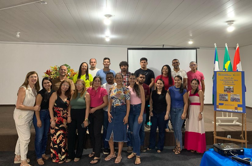 Lagoa da Canoa realiza Dia D do lançamento dos Clubes de Letramento