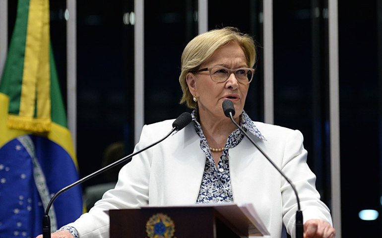 Mulheres poderão vir a ter 30% das vagas na Câmara dos Deputados