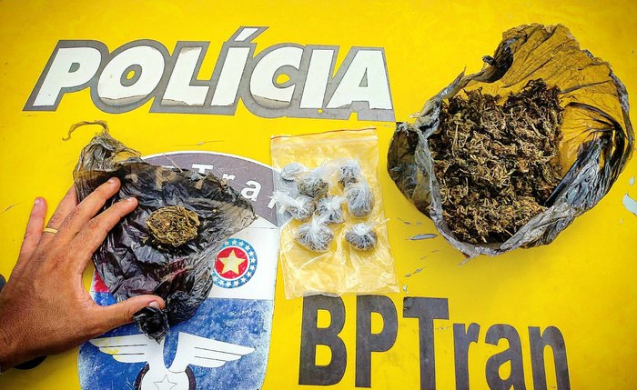 Substâncias encontradas pela guarnição da Polícia Militar