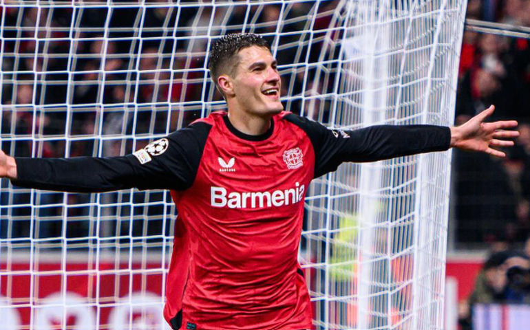 Patrik Schick marca quatro vezes e comanda goleada do Bayer Leverkusen no Campeonato Alemão