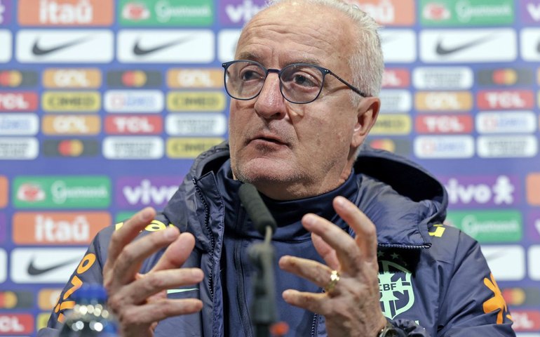 'Tivemos coisas muito mais positivas do que negativas neste processo', diz Dorival Júnior